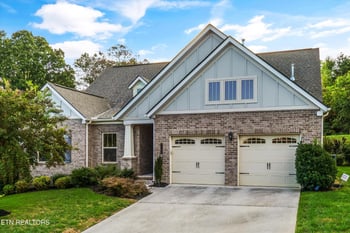 10720 Hunters Knoll Ln, Knoxville, TN 37932