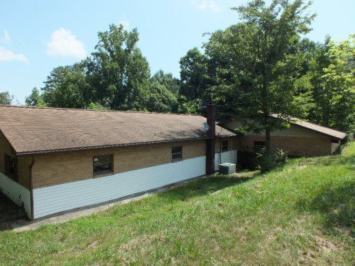 1073 Riggs Chapel Rd, Harriman, TN 37748