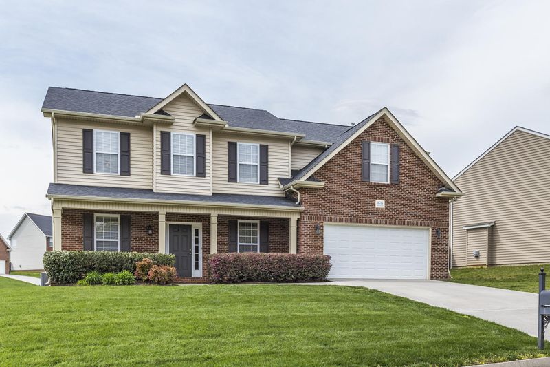 10735 Gable Run Dr, Knoxville, TN 37931