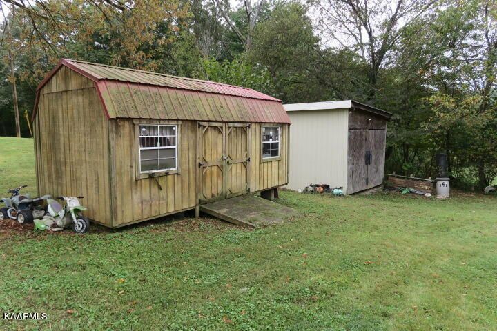 1074 Johnson Rd, Seymour, TN 37865