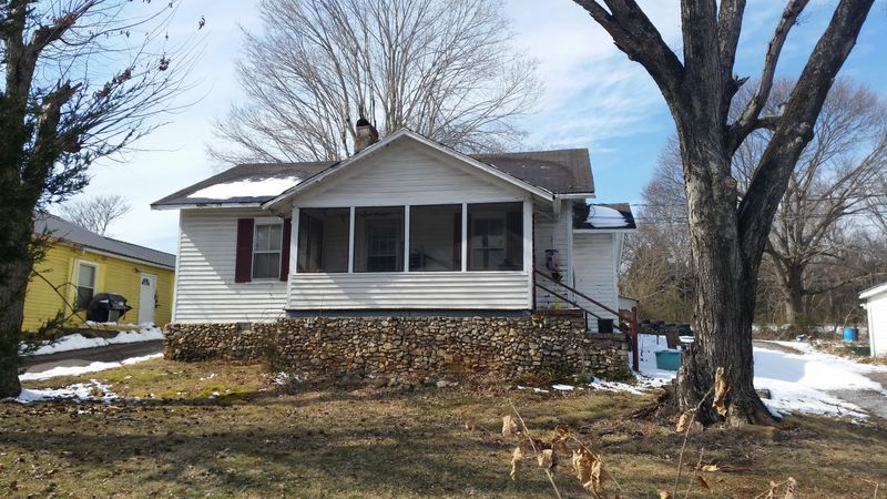 1074 Mulberry St, Loudon, TN 37774