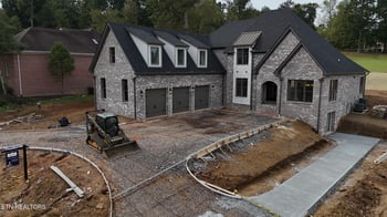 1075 Oak Chase Blvd, Lenoir City, TN 37772