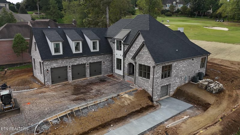 1075 Oak Chase Blvd, Lenoir City, TN 37772