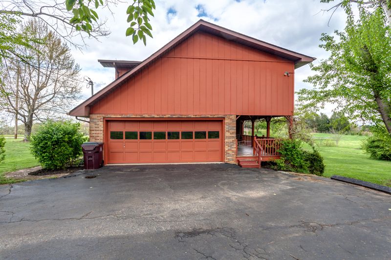 1075 W Hunt Rd, Alcoa, TN 37701