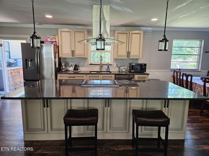 10753 Mercury Dr, Knoxville, TN 37932