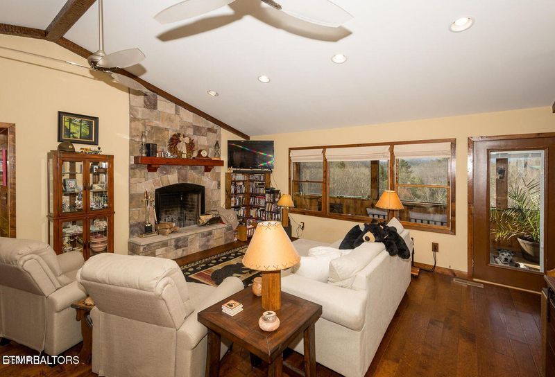 1076 Yellow Breeches Rd, Cosby, TN 37722