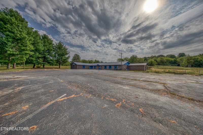 10769 W Lee Hwy, Loudon, TN 37774