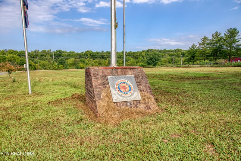 10769 W Lee Hwy, Loudon, TN 37774