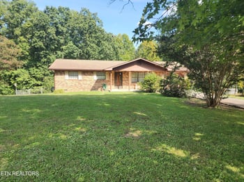 1078 Cove Ln, Oliver Springs, TN 37840