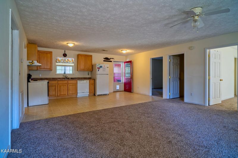 1079 Berry Trail Dr, Sevierville, TN 37862