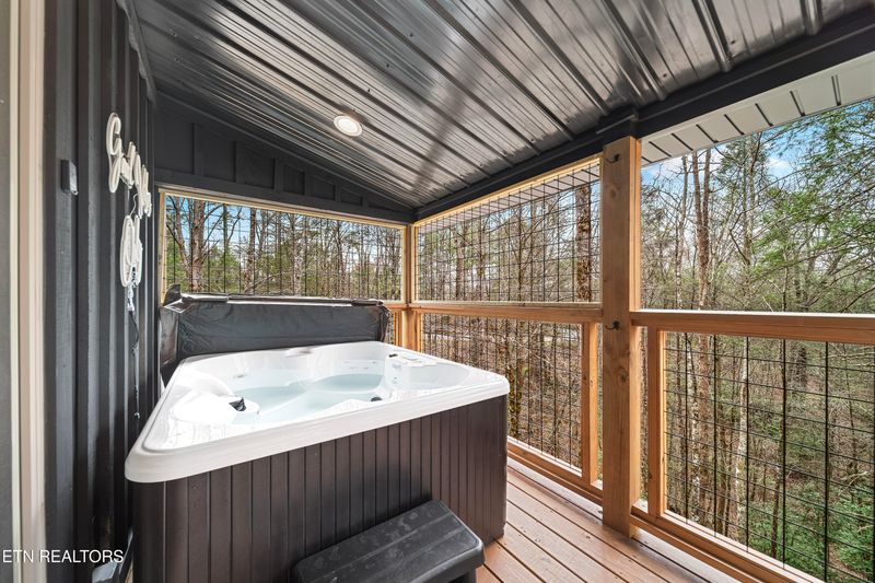 1079 Shell Mountain Rd, Sevierville, TN 37876