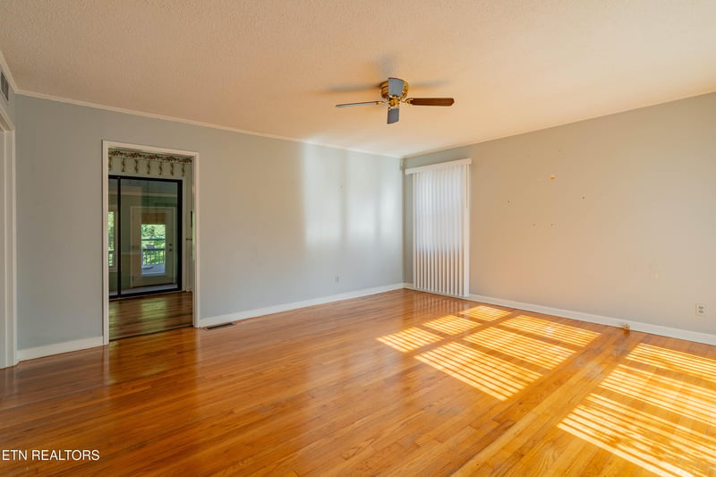 108 Alger Rd, Oak Ridge, TN 37830