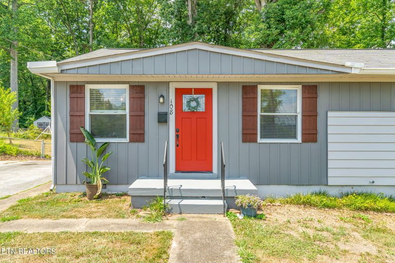 108 Amherst Ln, Oak Ridge, TN 37830
