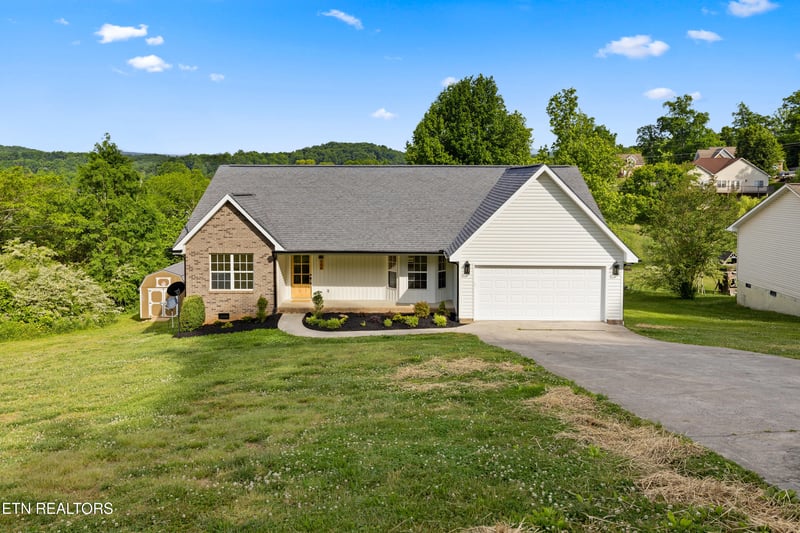 108 Breezewood Cir, Clinton, TN 37716
