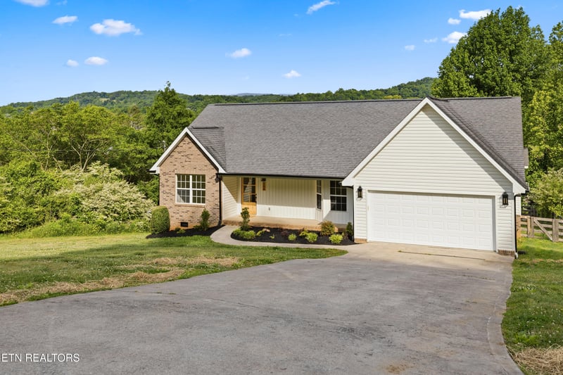 108 Breezewood Cir, Clinton, TN 37716
