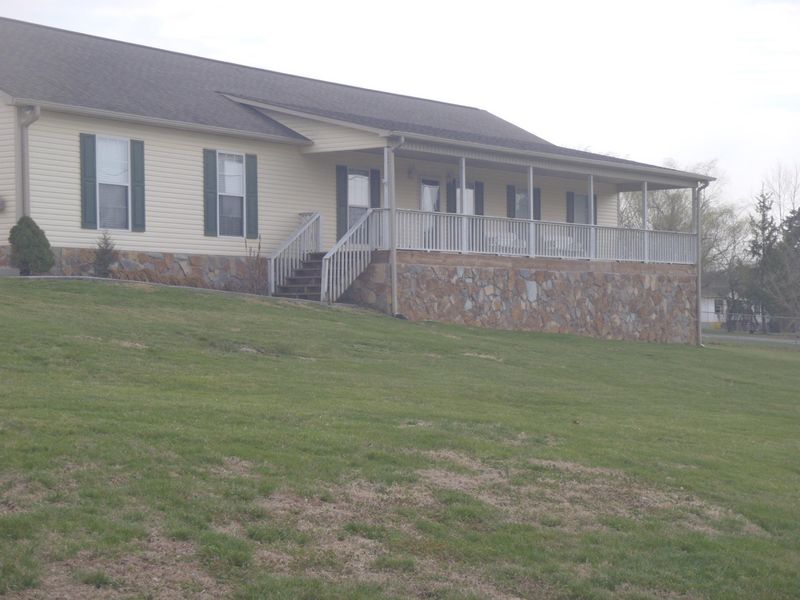 108 Brian Ln, Clinton, TN 37716
