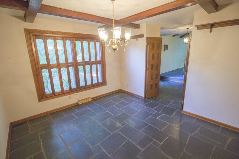 108 Caldwell Dr, Oak Ridge, TN 37830