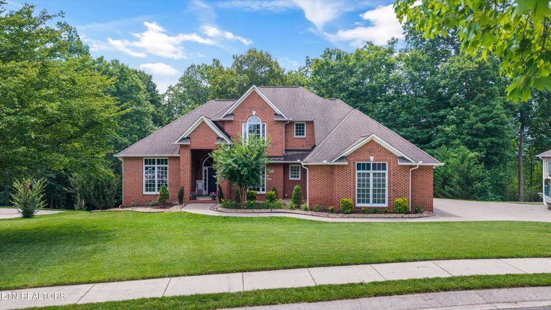 108 Center Park Ln, Oak Ridge, TN 37830