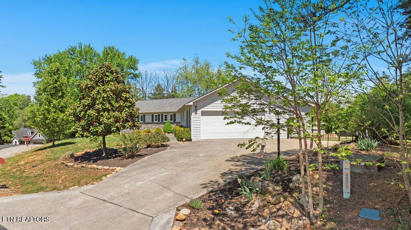 108 Chahyga Way, Loudon, TN 37774