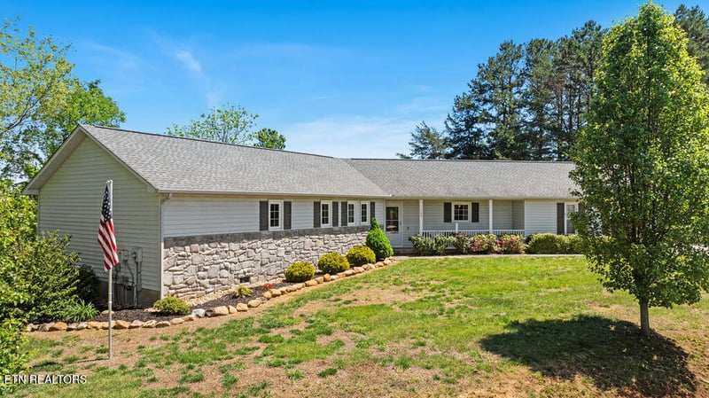 108 Chahyga Way, Loudon, TN 37774