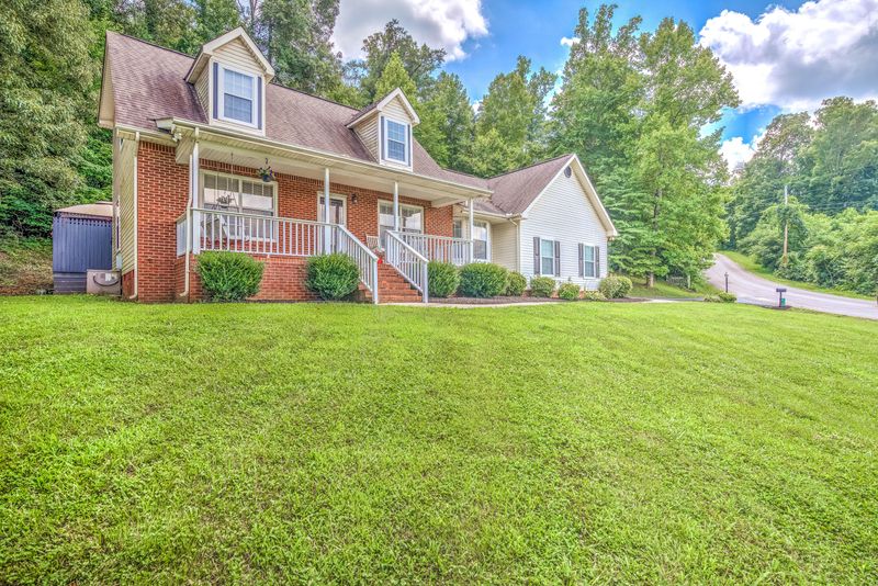 108 Dalton Ln, Clinton, TN 37716