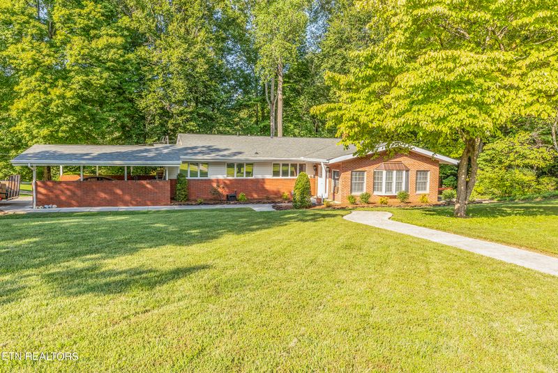108 Dana Dr, Oak Ridge, TN 37830