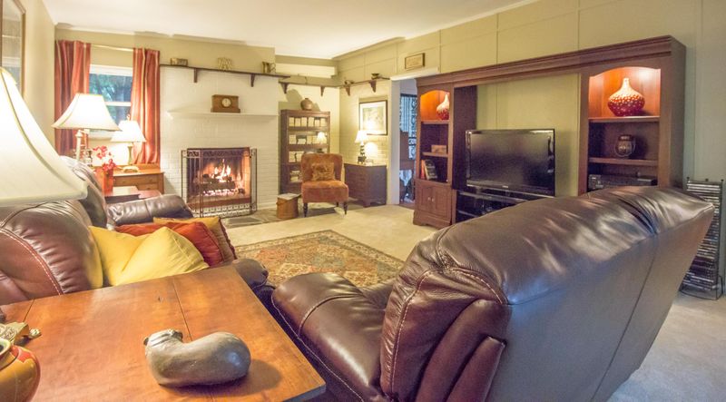 108 Ditman Ln, Oak Ridge, TN 37830