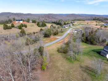 108 Docks Of The Bay Dr, Harriman, TN 37748