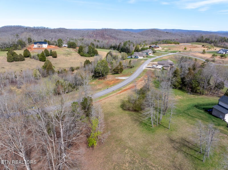 108 Docks Of The Bay Dr, Harriman, TN 37748