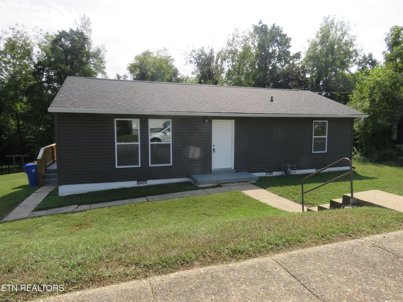108 E Arrowwood Rd, Oak Ridge, TN 37830
