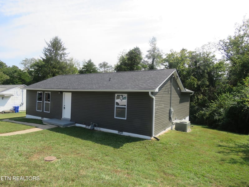 108 E Arrowwood Rd, Oak Ridge, TN 37830