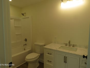 108 E Arrowwood Rd, Oak Ridge, TN 37830