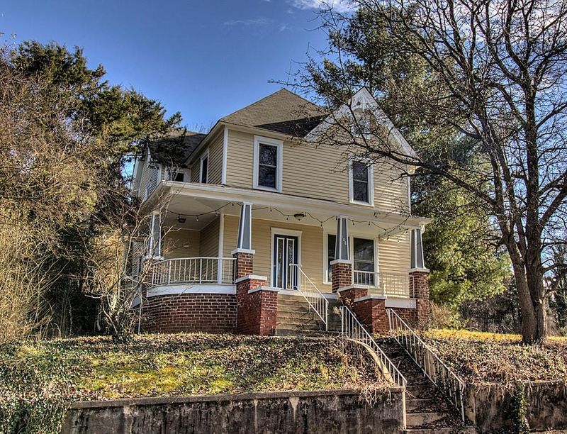 108 E Goddard Ave, Maryville, TN 37803