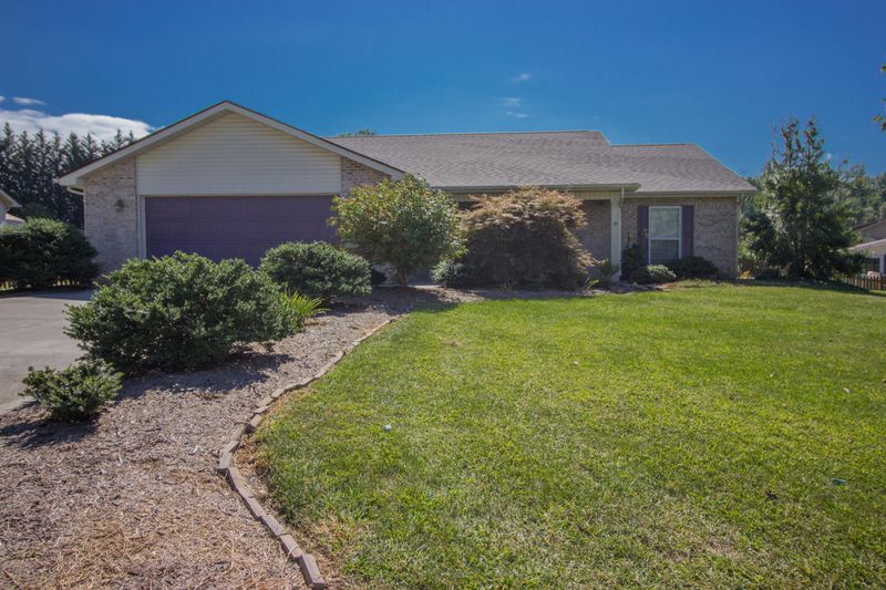 108 Firefly Ln, Maryville, TN 37803