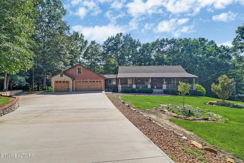 108 Grace Ln, Crossville, TN 38555