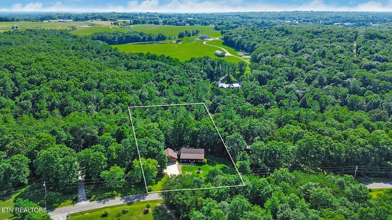 108 Grace Ln, Crossville, TN 38555