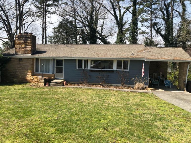 108 Henderson Ln, Oak Ridge, TN 37830
