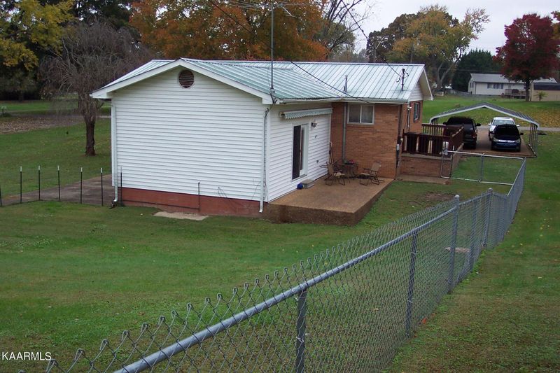 108 Hickory Ln, Sweetwater, TN 37874