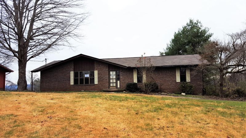 108 Hilltop Ln, Kingston, TN 37763