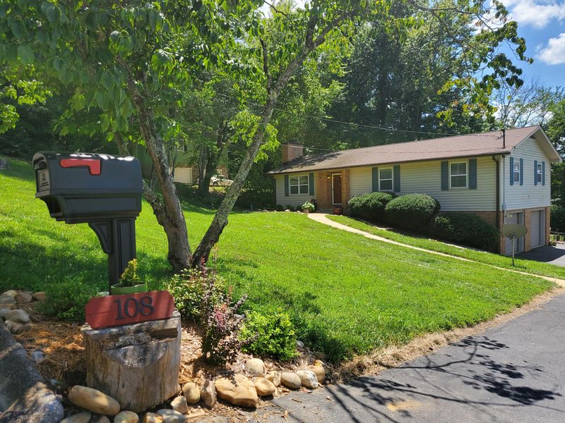 108 Ivy Ln, Clinton, TN 37716