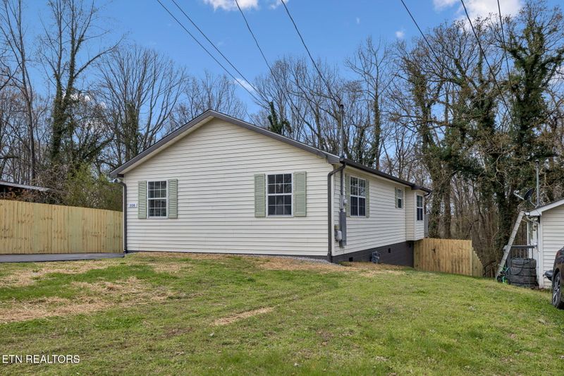 108 Jellico Ln, Oak Ridge, TN 37830