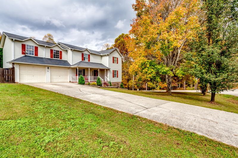 108 Jordan Dr, Caryville, TN 37714