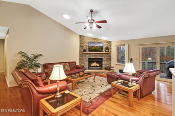 108 Kenwood Dr, Fairfield Glade, TN 38558