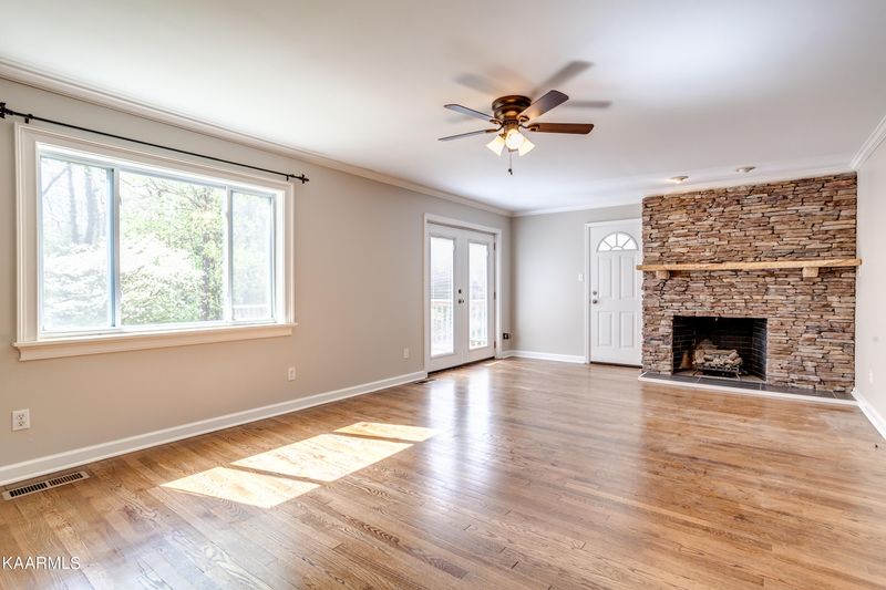 108 Kingsley Rd, Oak Ridge, TN 37830