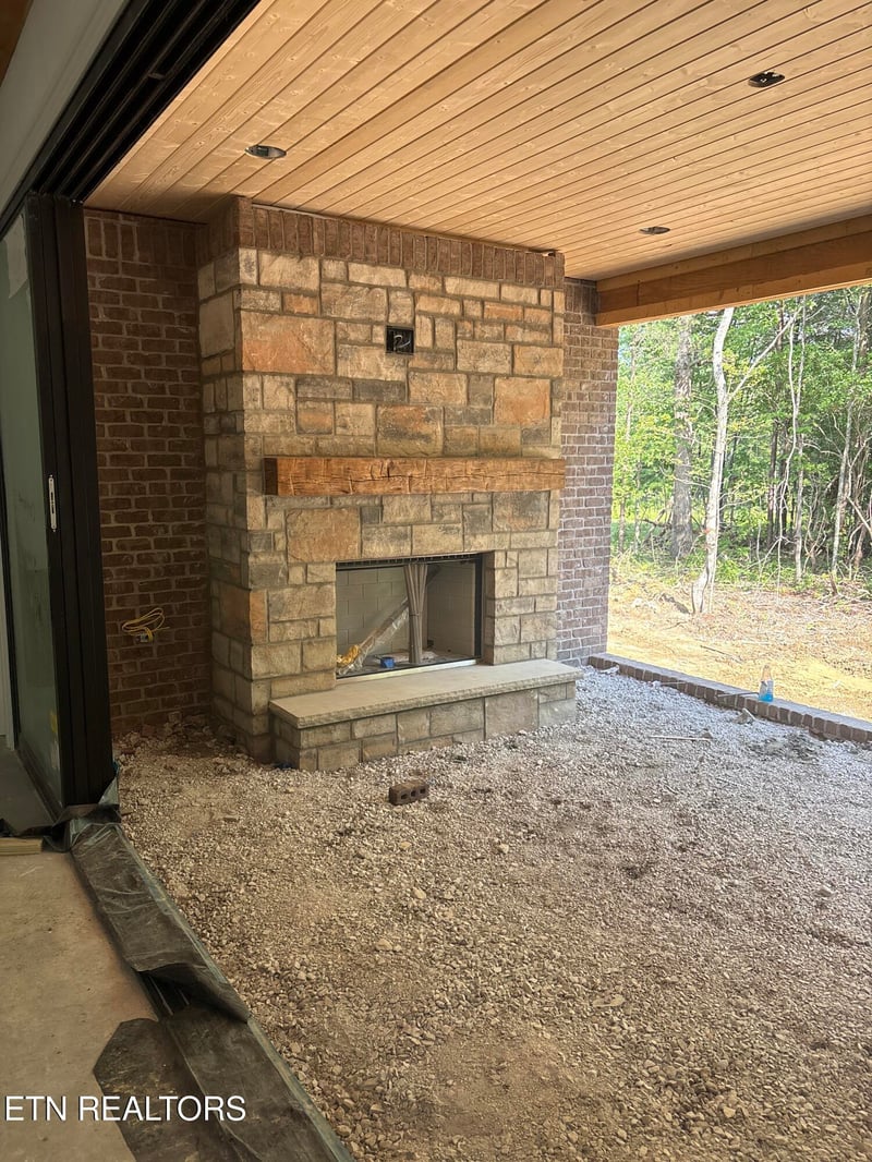 108 Laurelwood Dr, Crossville, TN 38558
