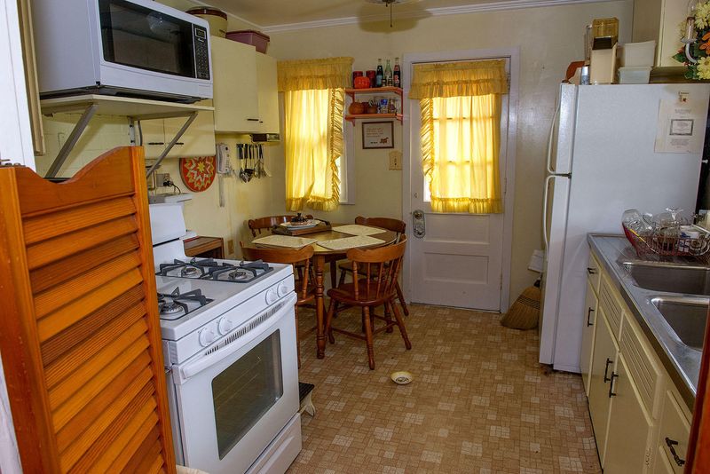 108 Malvern Rd, Oak Ridge, TN 37830