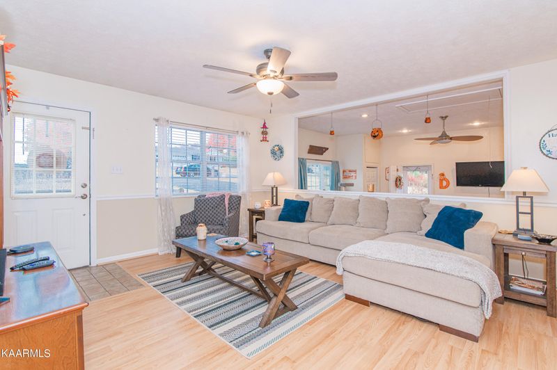 108 Meade Dr, Kingston, TN 37763