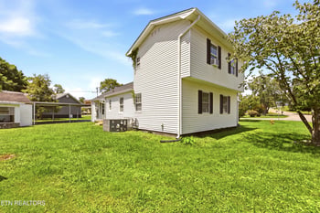 108 Meadowbrook St, Clinton, TN 37716