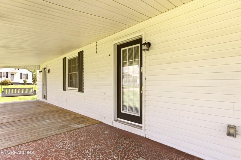 108 Meadowbrook St, Clinton, TN 37716