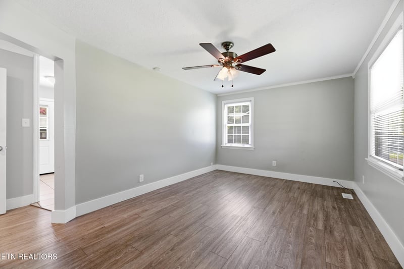 108 Meadowbrook St, Clinton, TN 37716